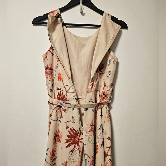 Floral Sleeveless Dress - Cream and Red - Picture 3 of 10